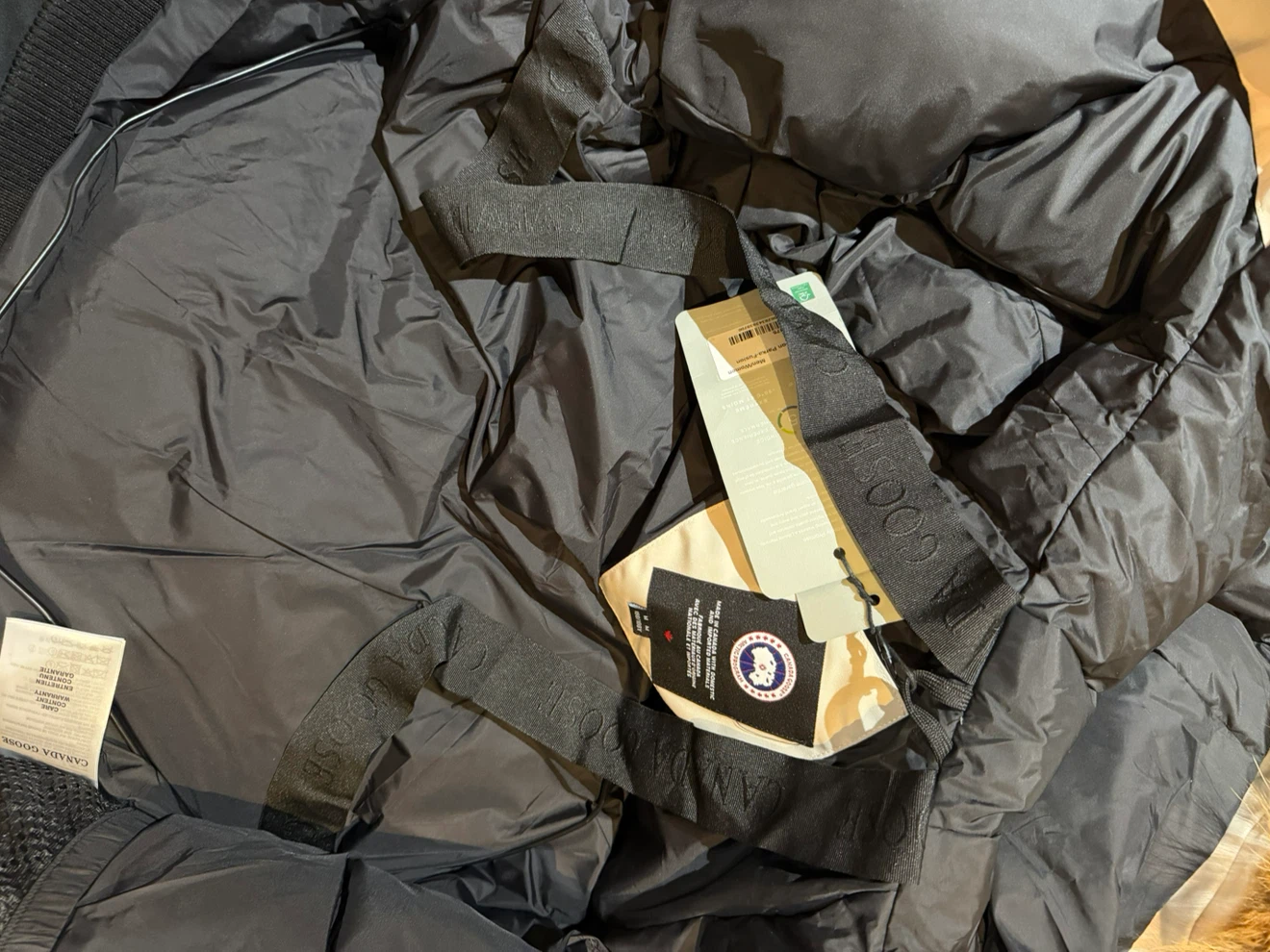 Canada Goose Bomber Jacket unisex - photo 4