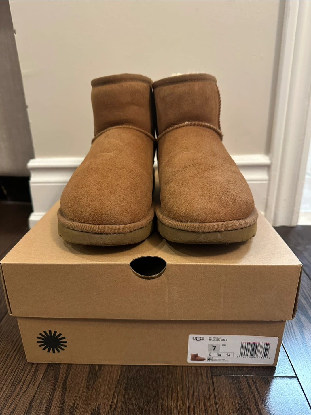 Ugg - Women’s Classic Mini II Boots - EUC - photo 2