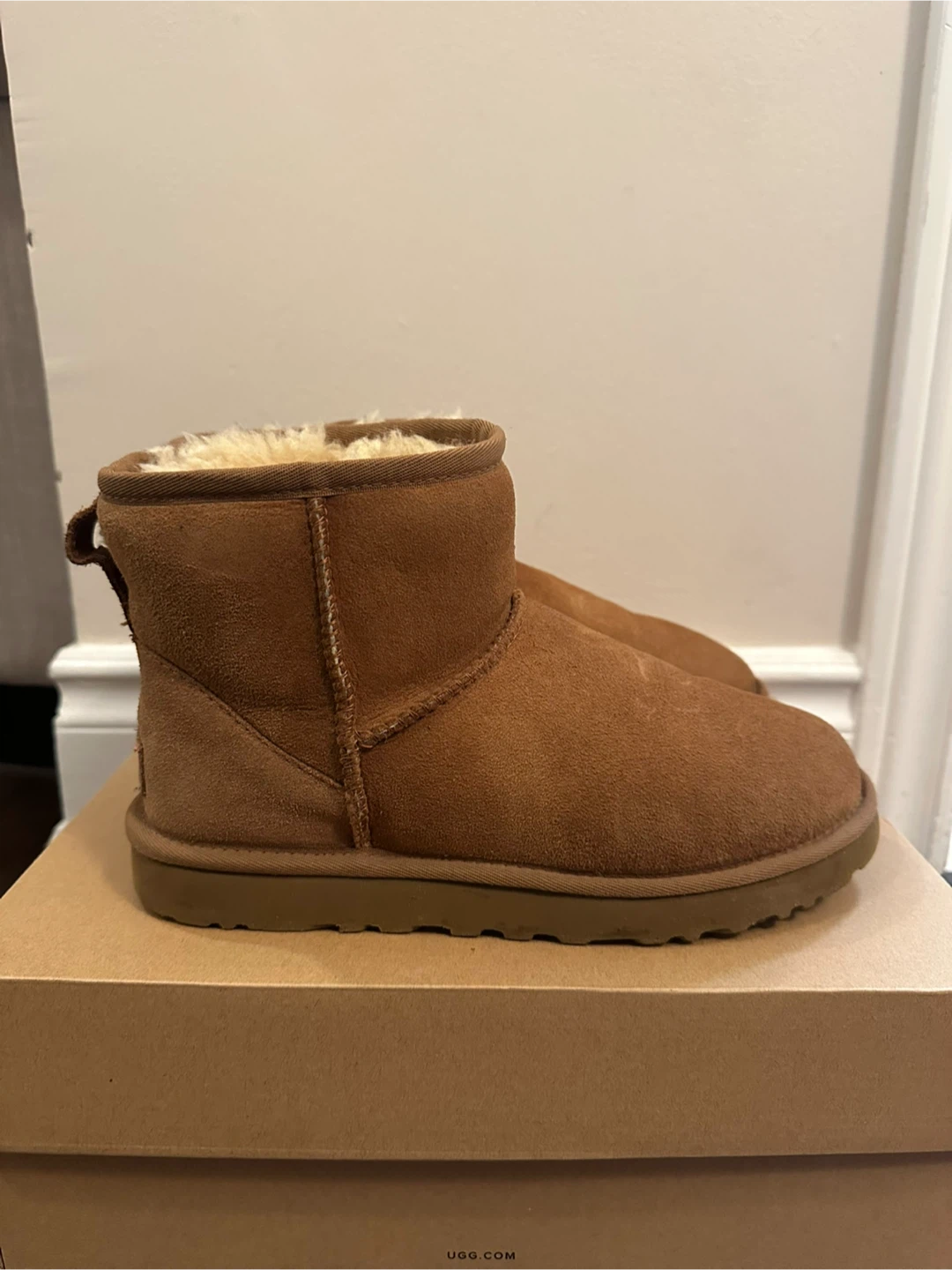 Ugg - Women’s Classic Mini II Boots - EUC - photo 4