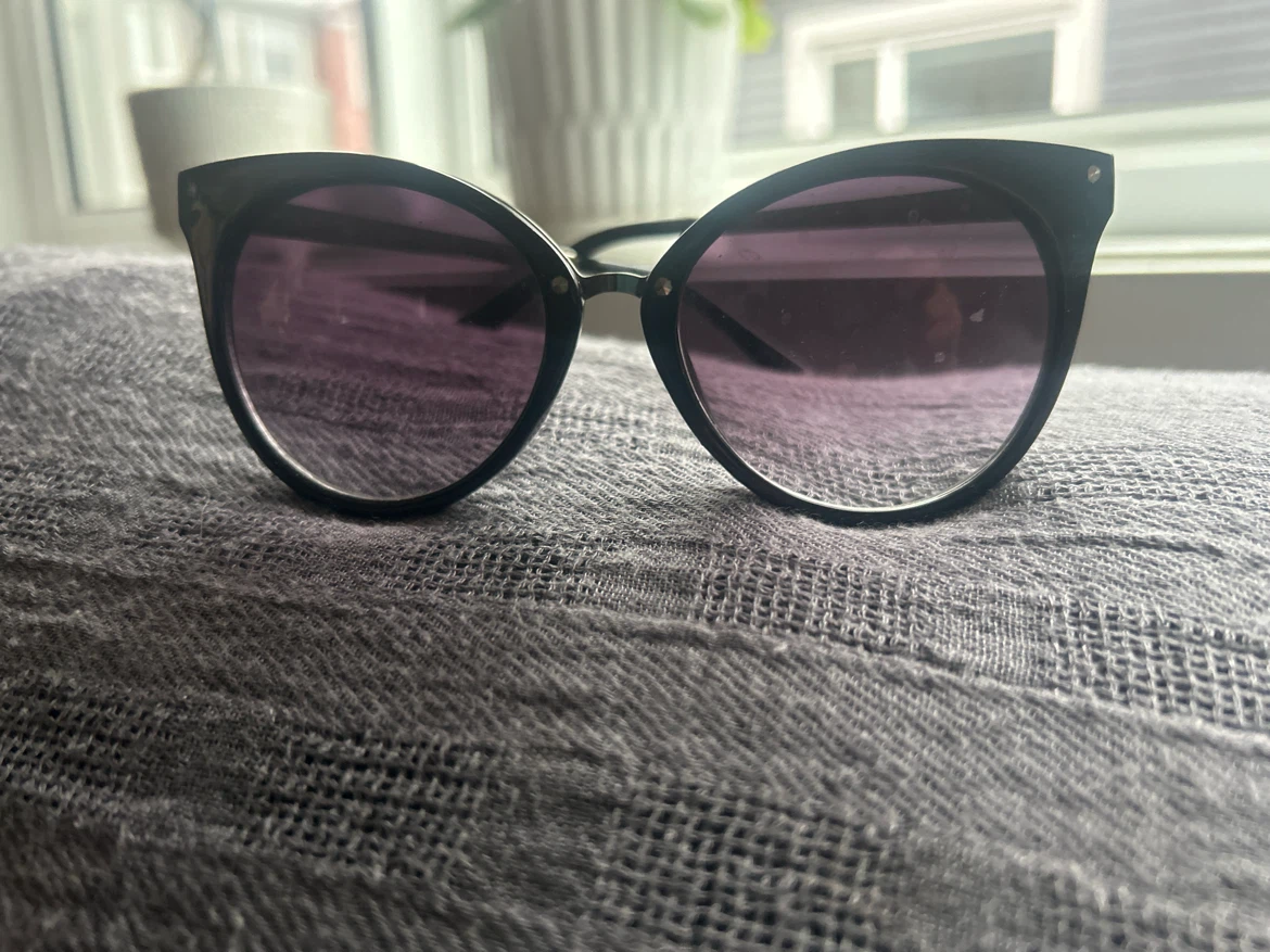 Black Cat-Eye Sunglasses