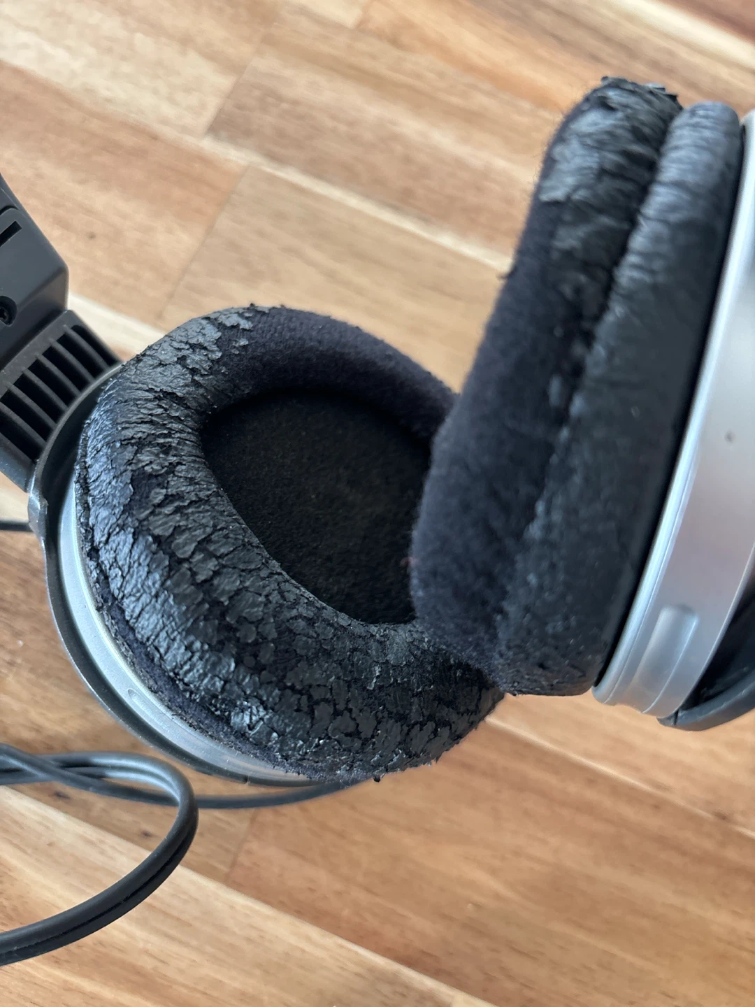 Sony MDR-XD100 Stereo Headphones - photo 3