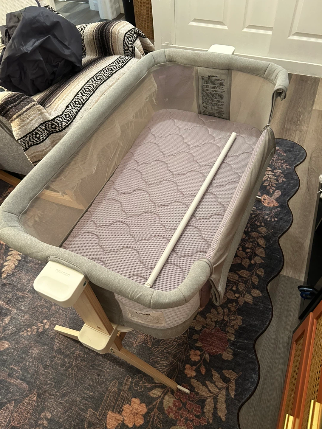 Newton Bassinet & Bedside Sleeper + 2 Extra Sheets - photo 5