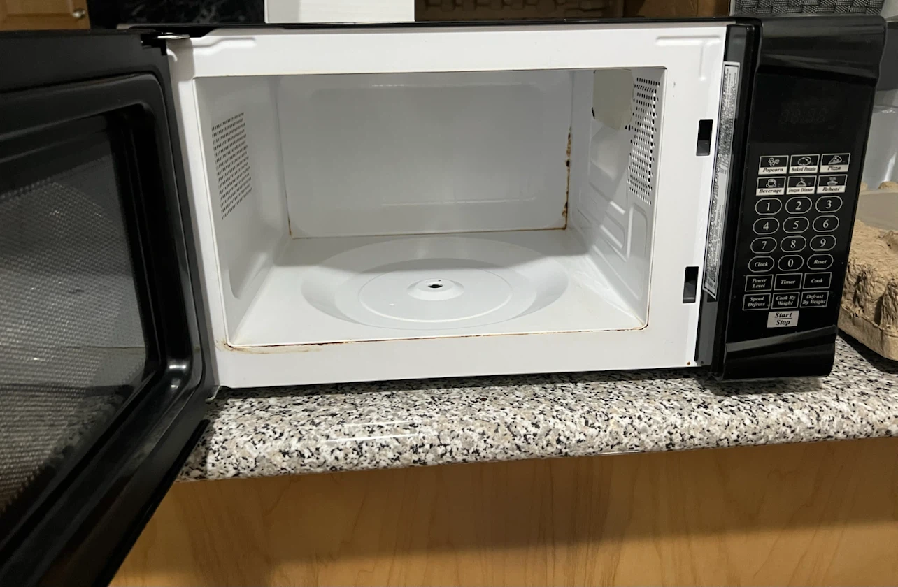 Microwave - To go SOON(moving out) - photo 3