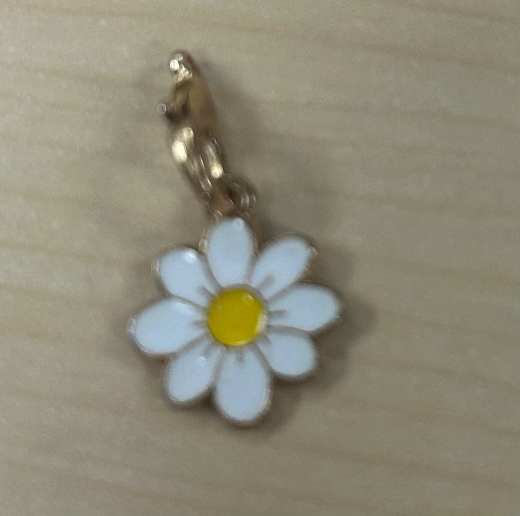 Daisy Flower Charm