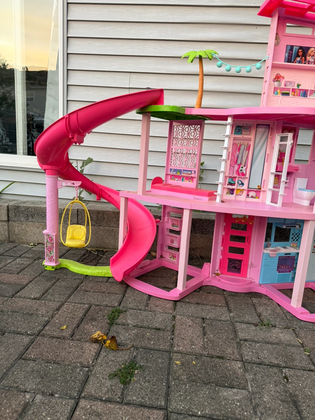 Barbie Malibu House Dollhouse - photo 4