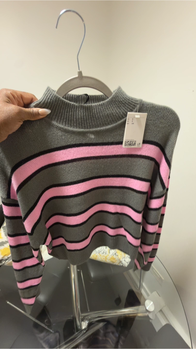Assorted Women's Sweaters - photo 5