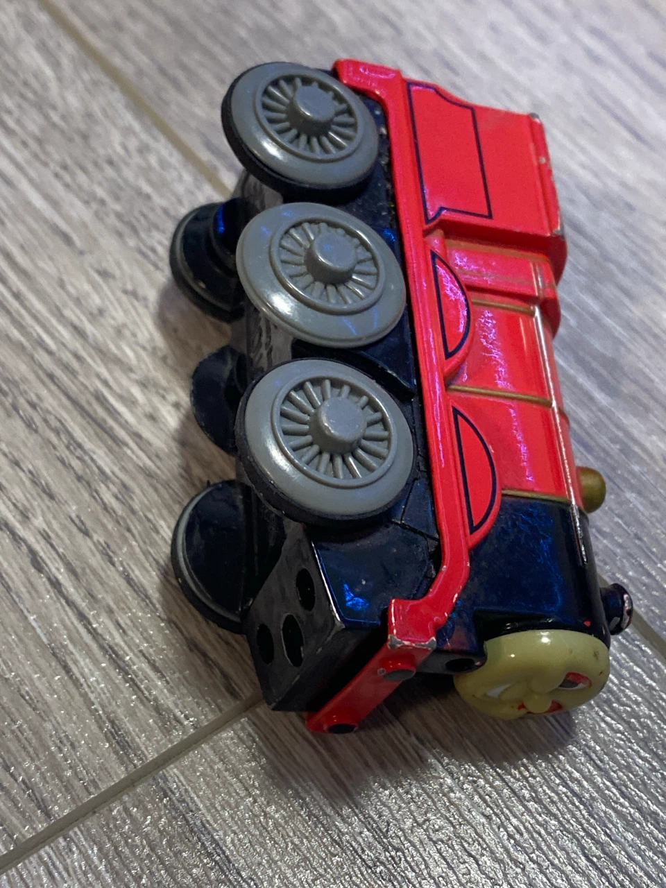 Thomas & Friends Wooden Railway James Engine - photo 2