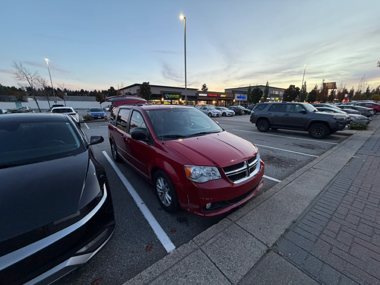 DODGE GRAND CARAVAN MINIVAN - photo 2