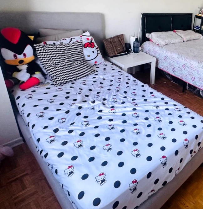 Single bed with mattress