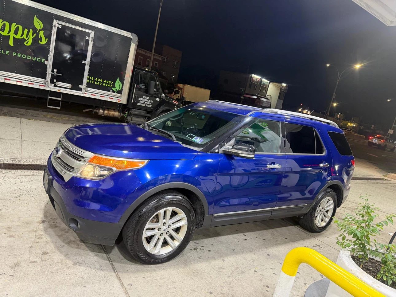 2013 Blue Ford Explorer XLT SUV