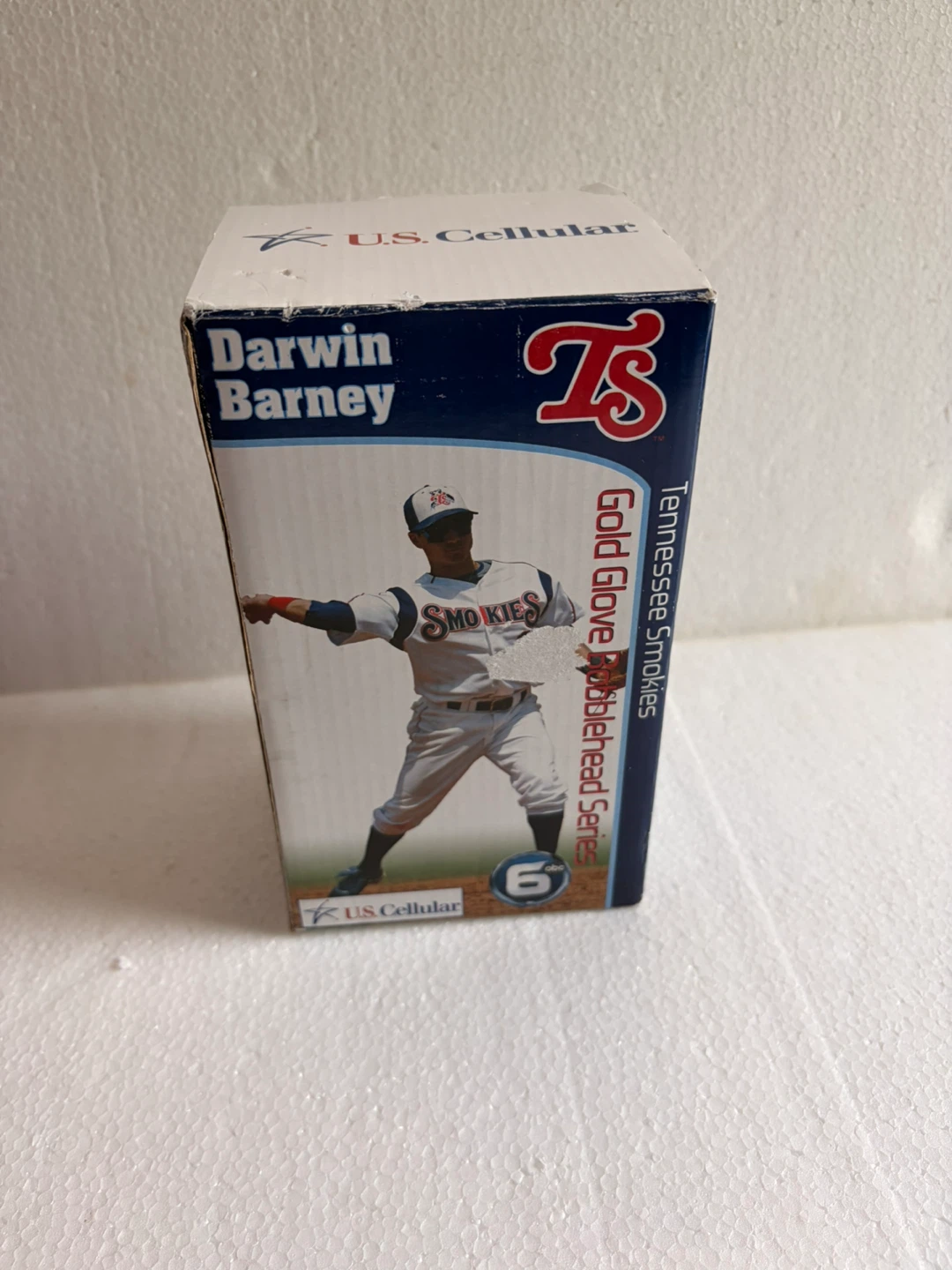 TENNESSEE SMOKIES Darwin Barney Gold Glove SGA Bobblehead