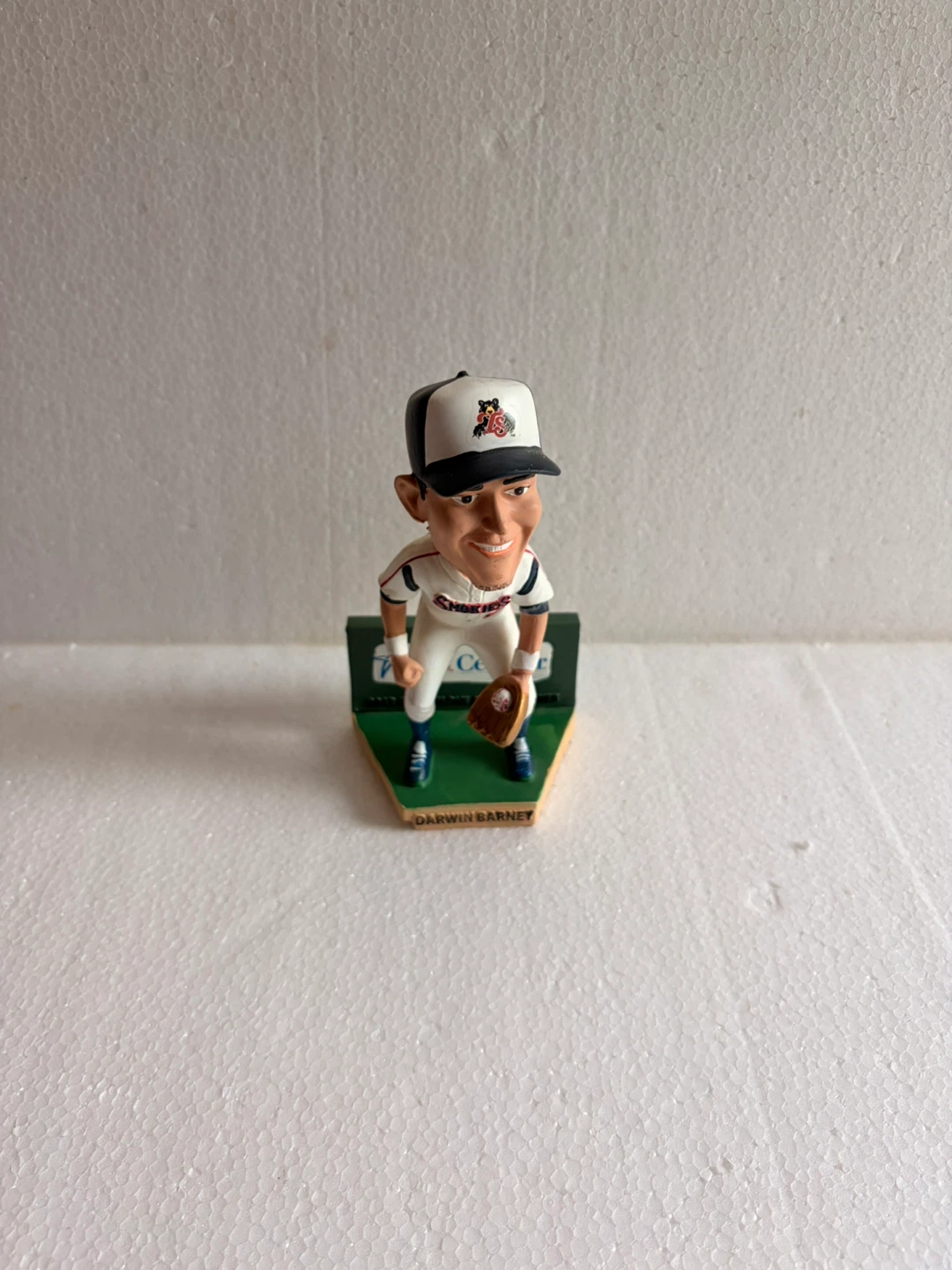 TENNESSEE SMOKIES Darwin Barney Gold Glove SGA Bobblehead - photo 2