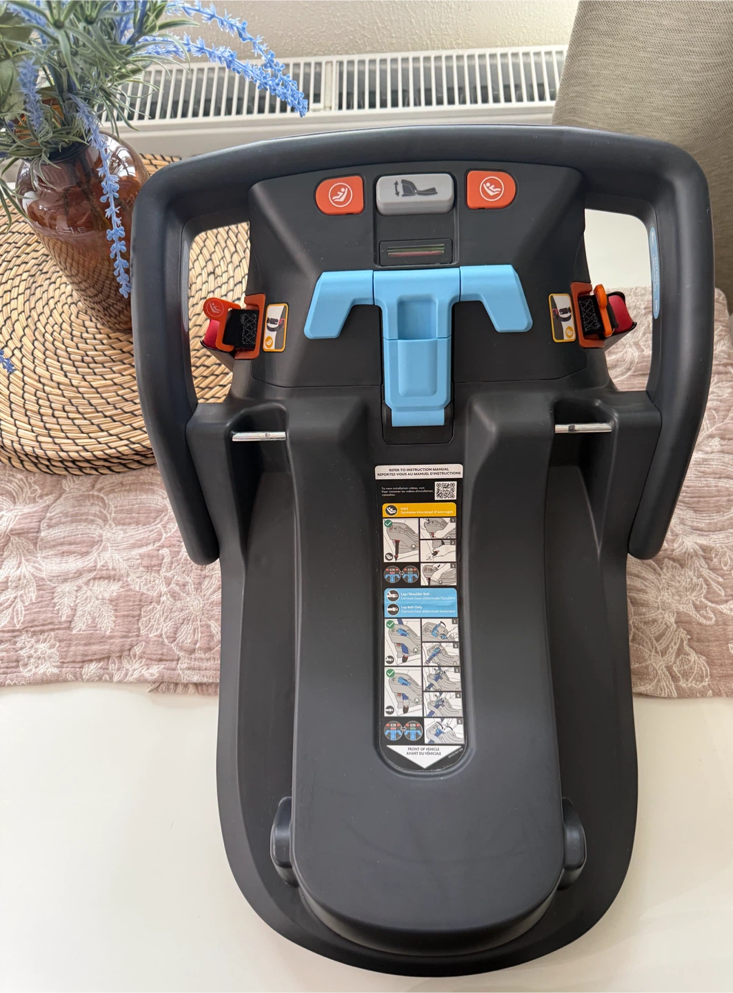 UPPAbaby MESA V2 Infant Car Seat + Base – $250 - photo 4