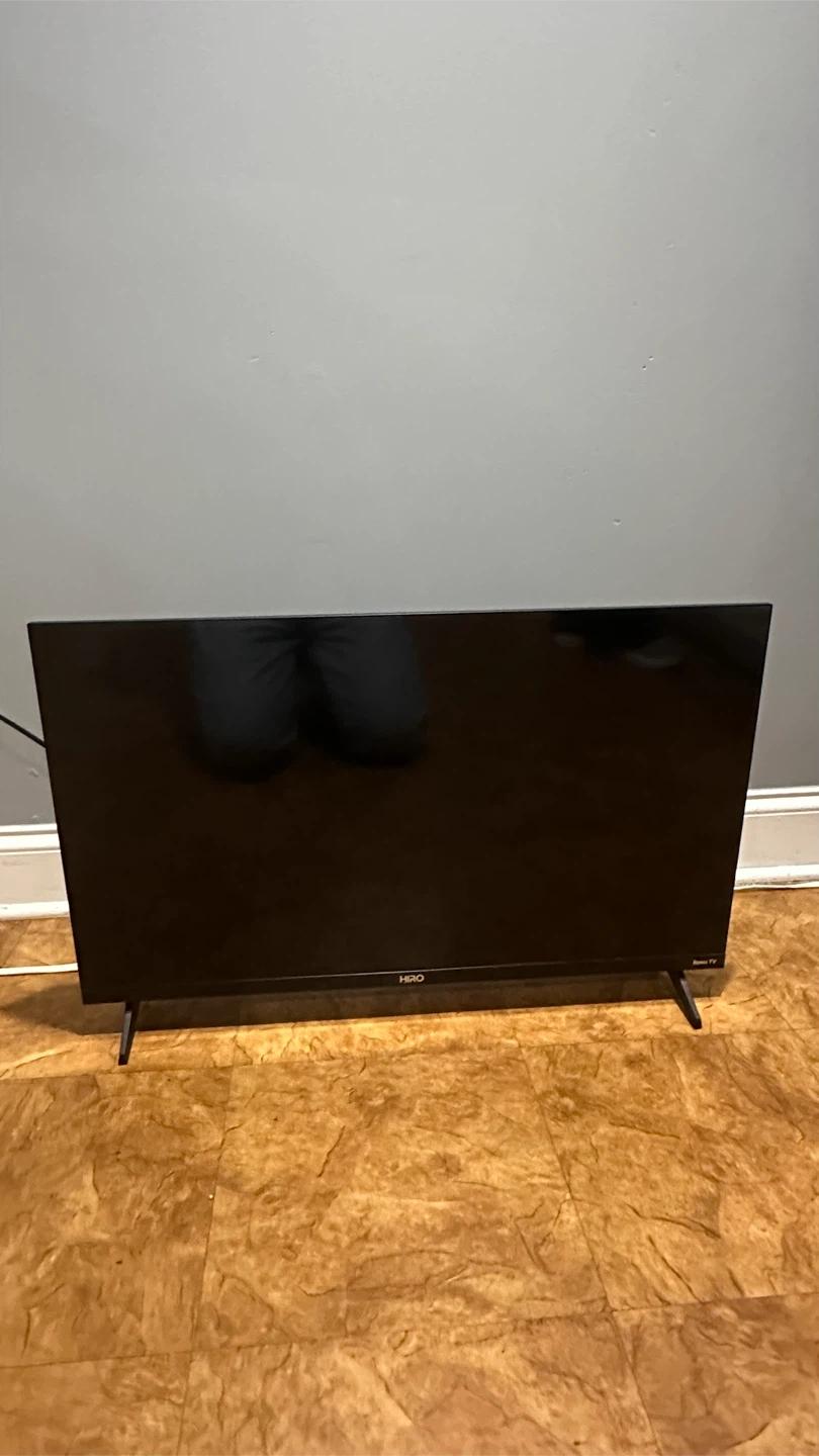 HIRO 32 inch Roku TV