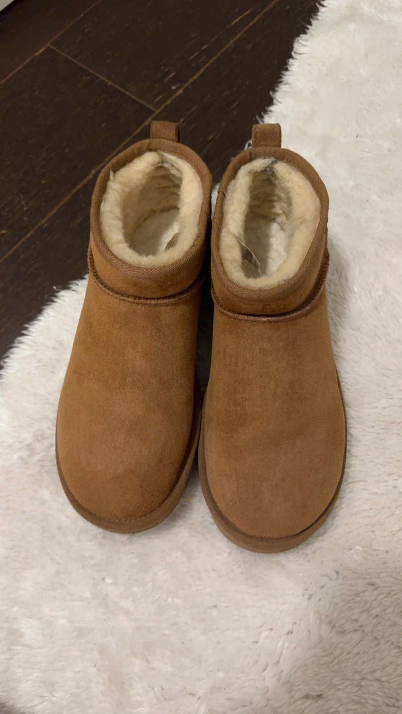 UGGs Classic Ultra Mini in Chestnut