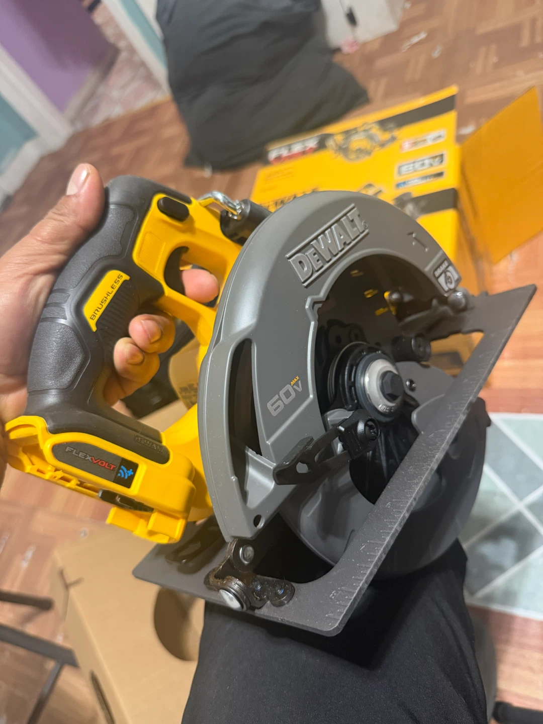 DeWalt 60V MAX FlexVolt 7-1/4" Circular Saw Kit