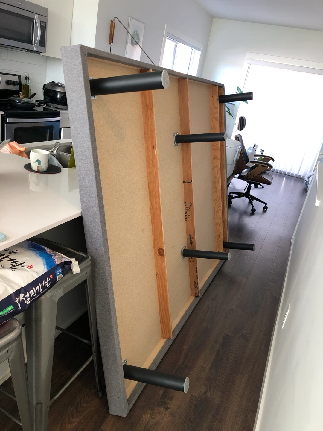 Queen size bed base frame - photo 2