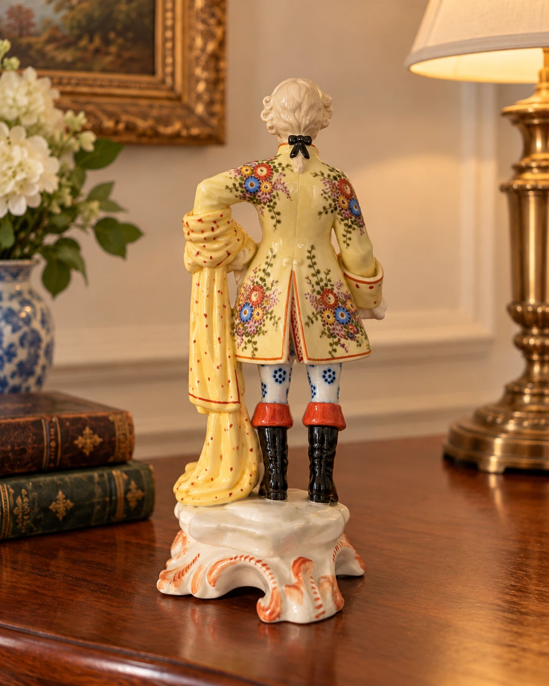 Porcelain Figurine of 18th-Century Gentleman - photo 2