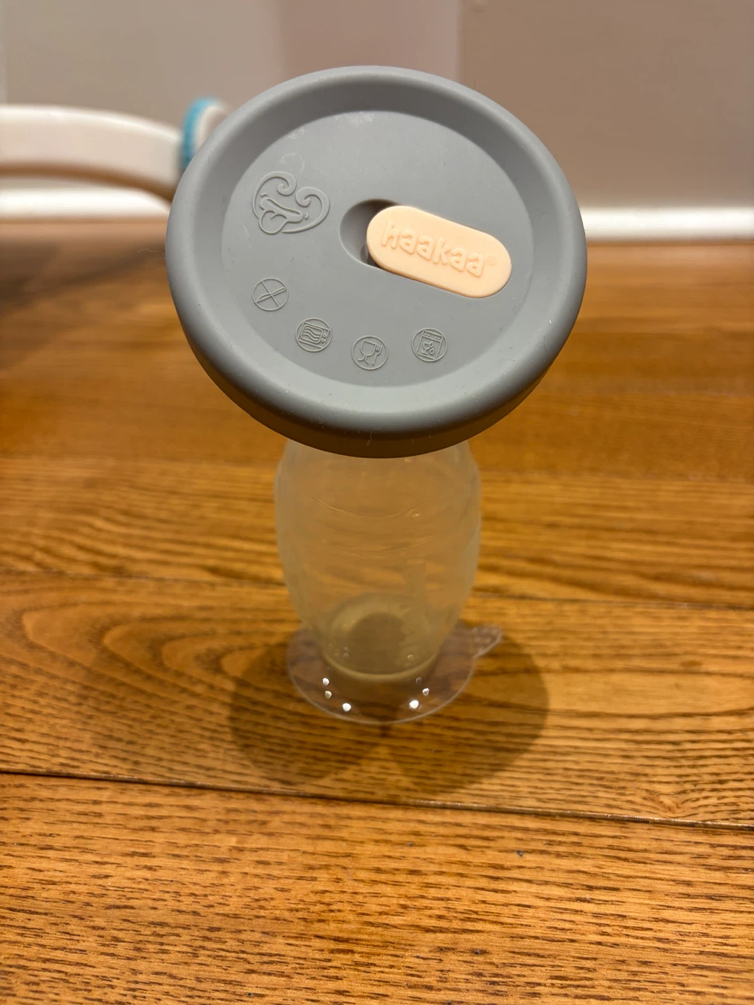 Haakaa Silicone Breast Pump with Lid - photo 2