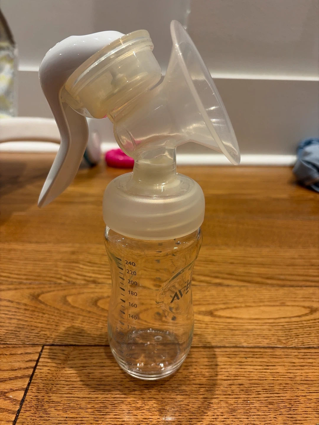 Philips Avent Manual Breast Pump - photo 3