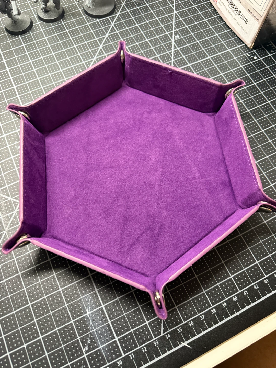 Hexagonal Dice Tray with Velvet Lining - photo 2