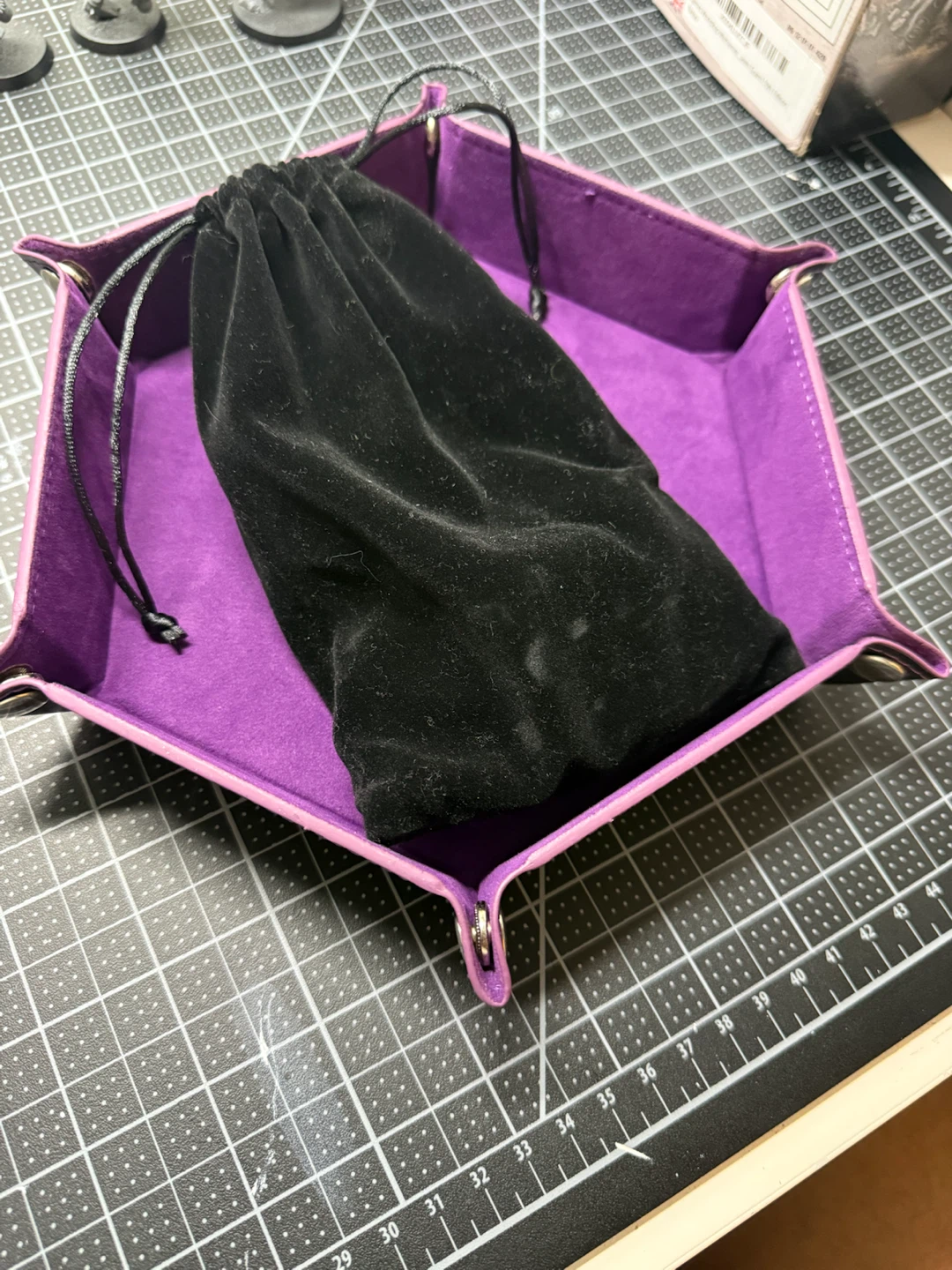 Hexagonal Dice Tray with Velvet Lining - photo 3
