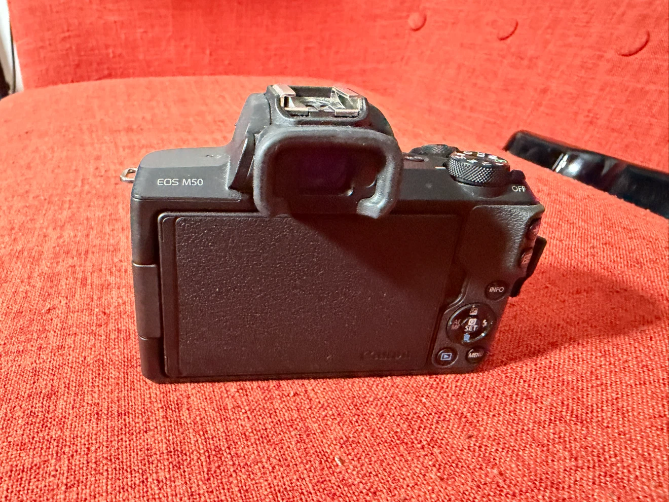 Canon EOS M50 Camera with 15-45mm Lens - photo 5