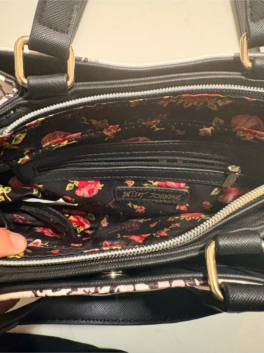 Betsey Johnson floral crossbody bag - photo 3
