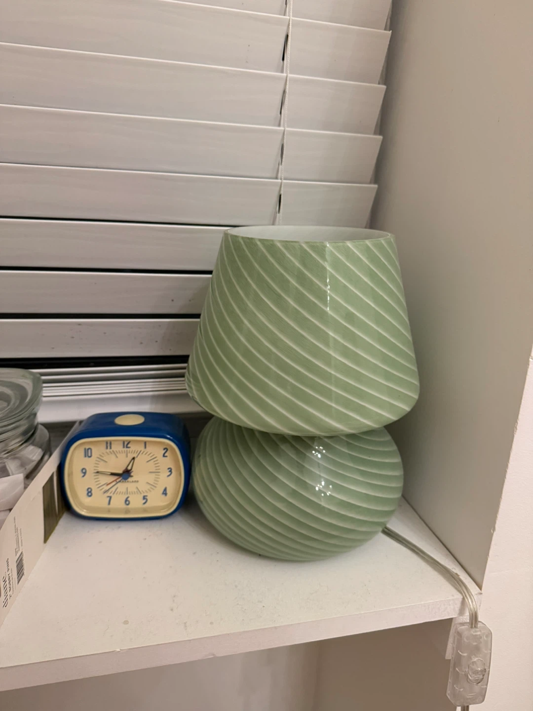 Green Swirl Glass Table Lamp - photo 3