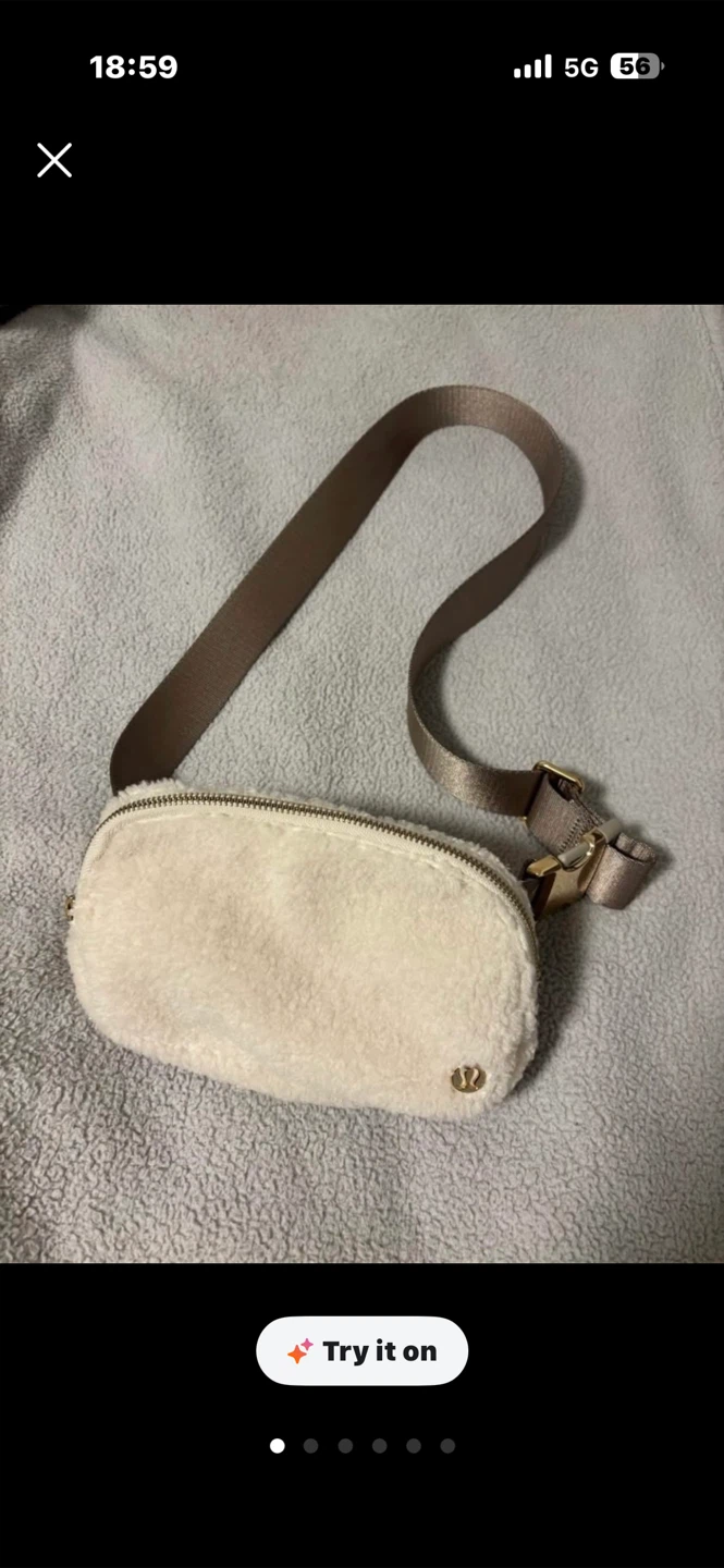 Lululemon Everywhere Belt Bag Fleece