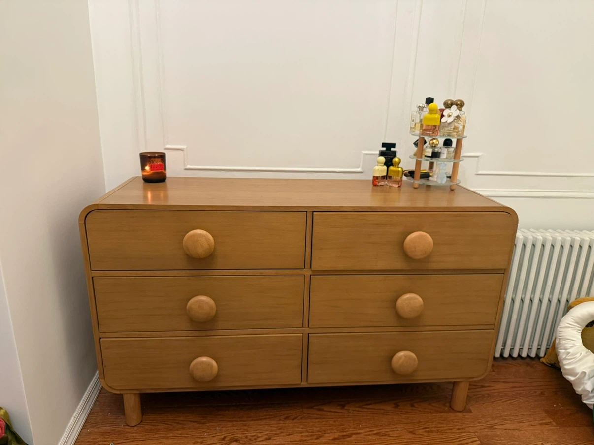 Light Wood 6-Drawer Dresser