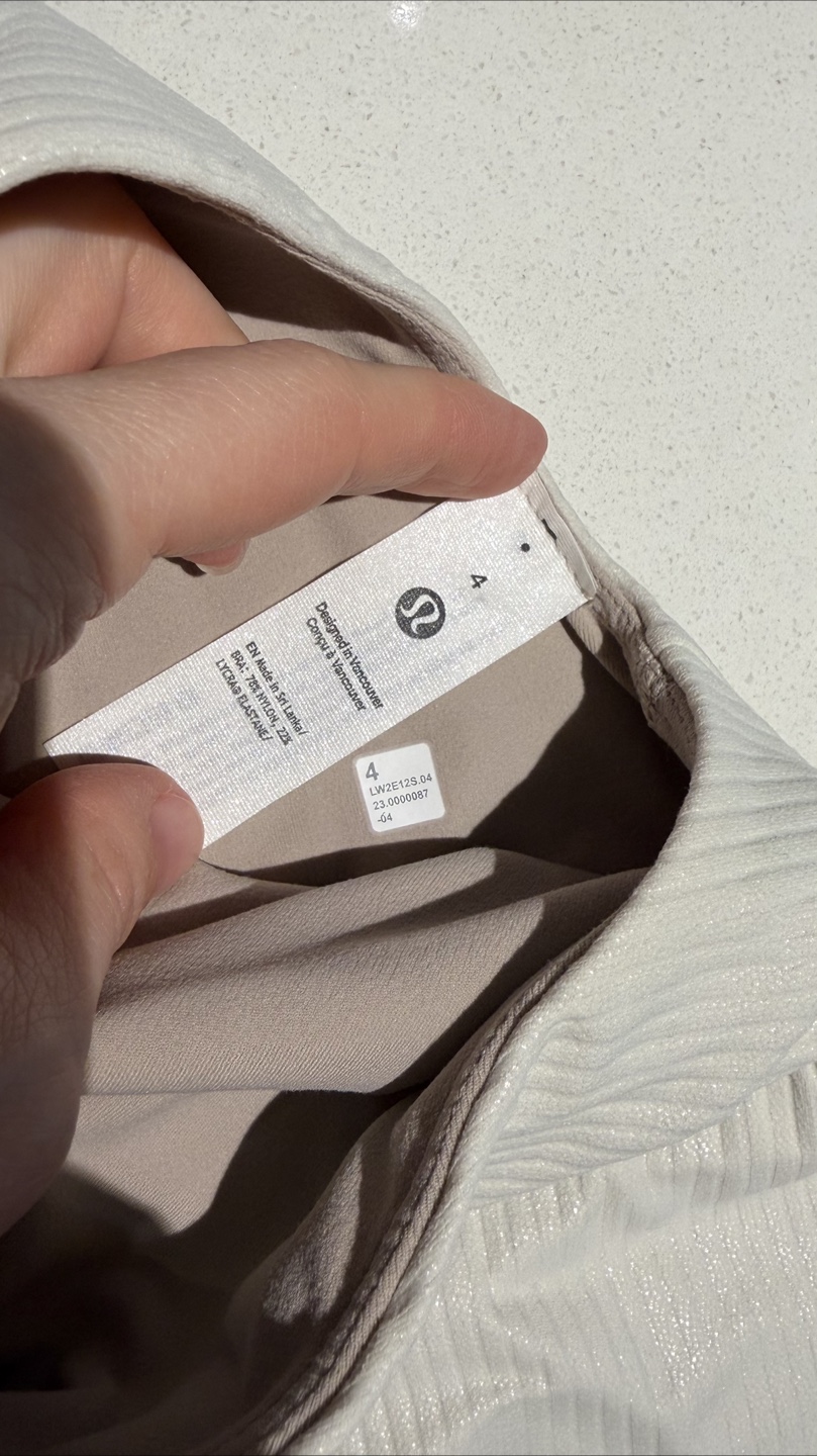 Lululemon Sports Bra - size 4 - photo 2