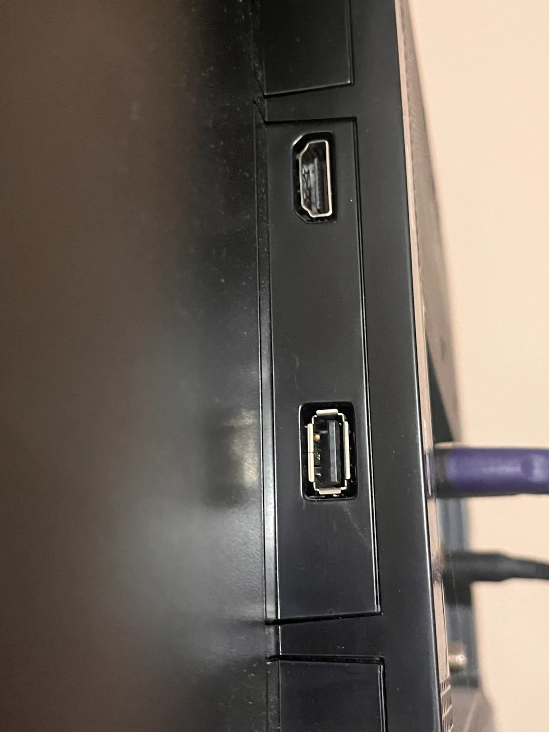 Samsung T22C350 HDTV Monitor - photo 3