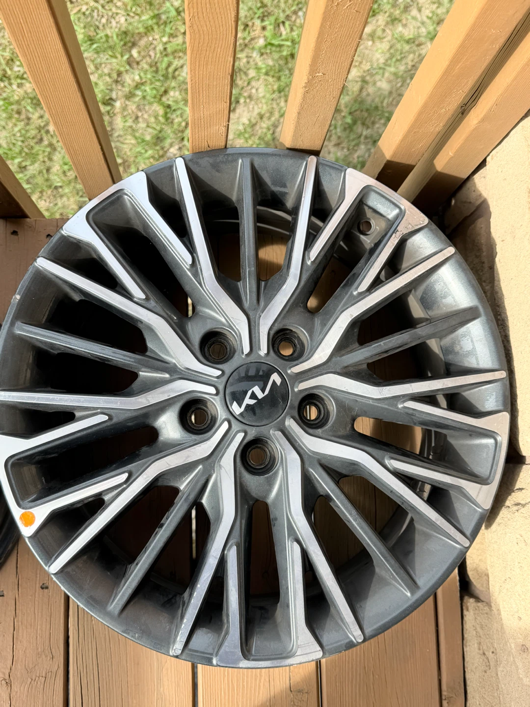 Set of 2 Kia Factory Alloy Wheels - photo 3