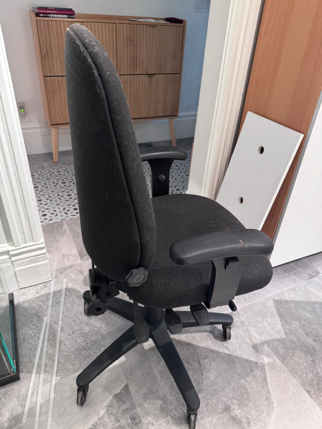 Adjustable Black Office Chair - photo 2
