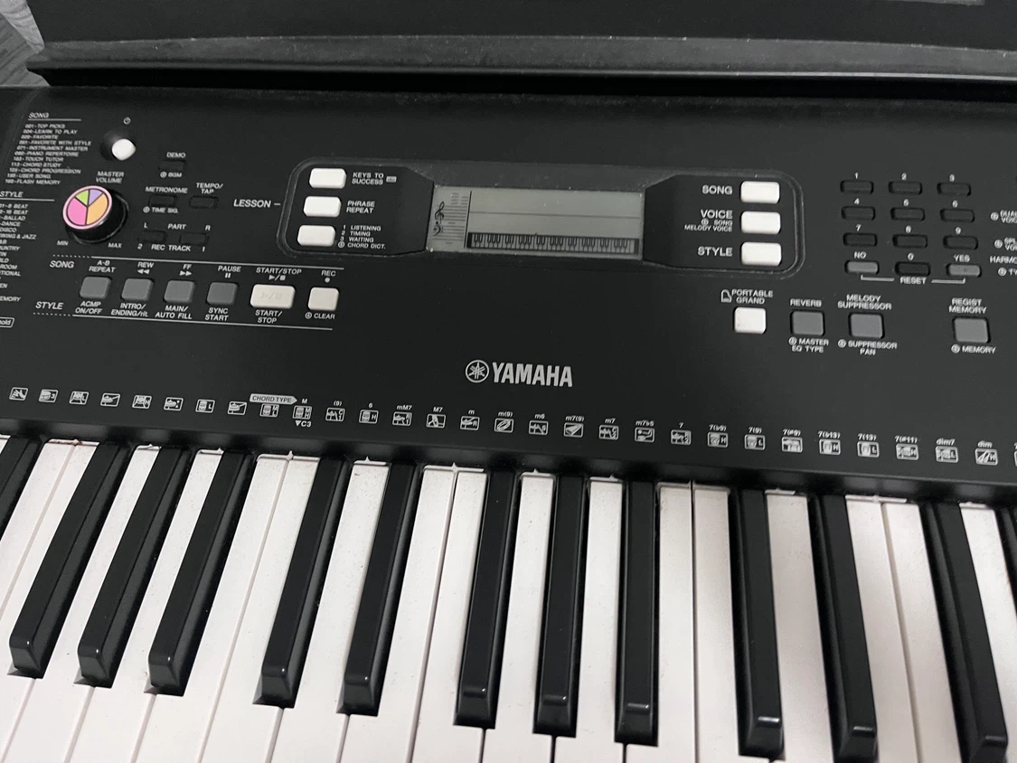 Yamaha PSR-E Keyboard