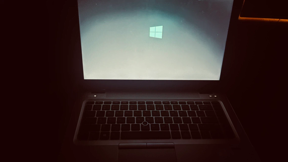 HP EliteBook Laptop - photo 3