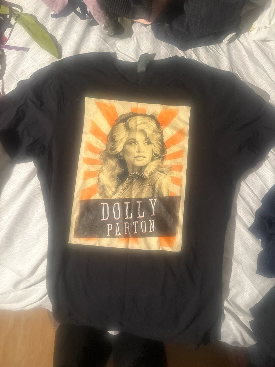 Dolly Parton Graphic T-Shirt - photo 3