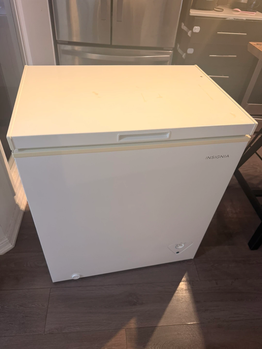 Insignia White Chest Freezer