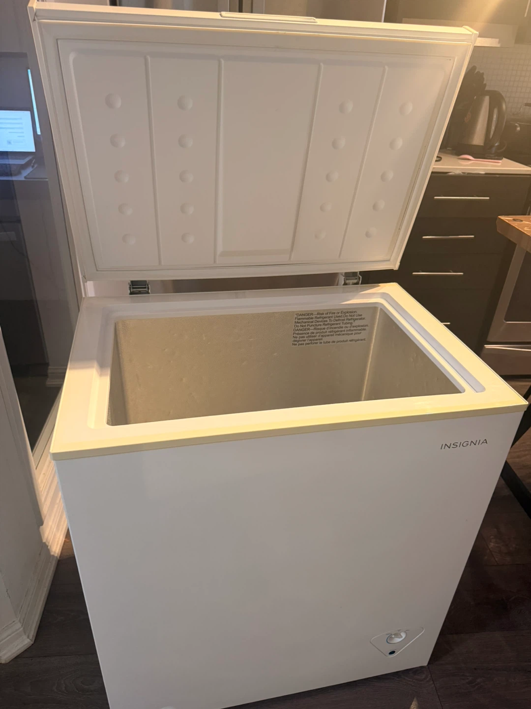 Insignia White Chest Freezer - photo 3