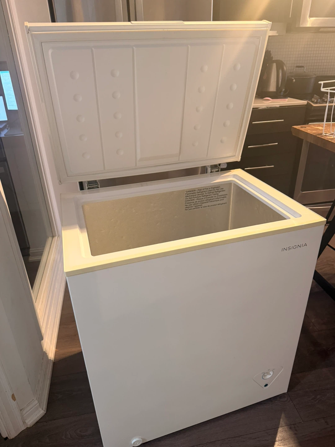 Insignia White Chest Freezer - photo 4