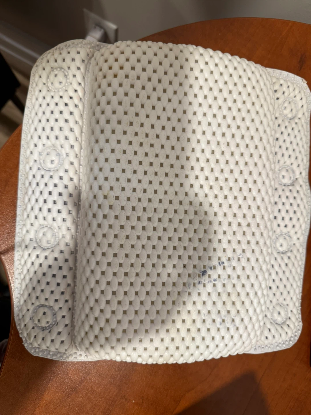 White Mesh Bath Pillow with Suction Cups - photo 2
