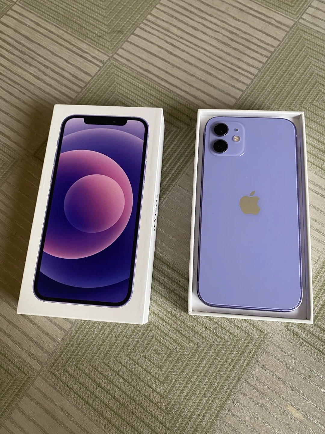 Apple iPhone 12 Purple