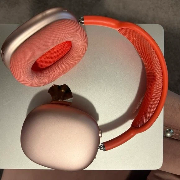 Apple AirPods Max Headphones Pink