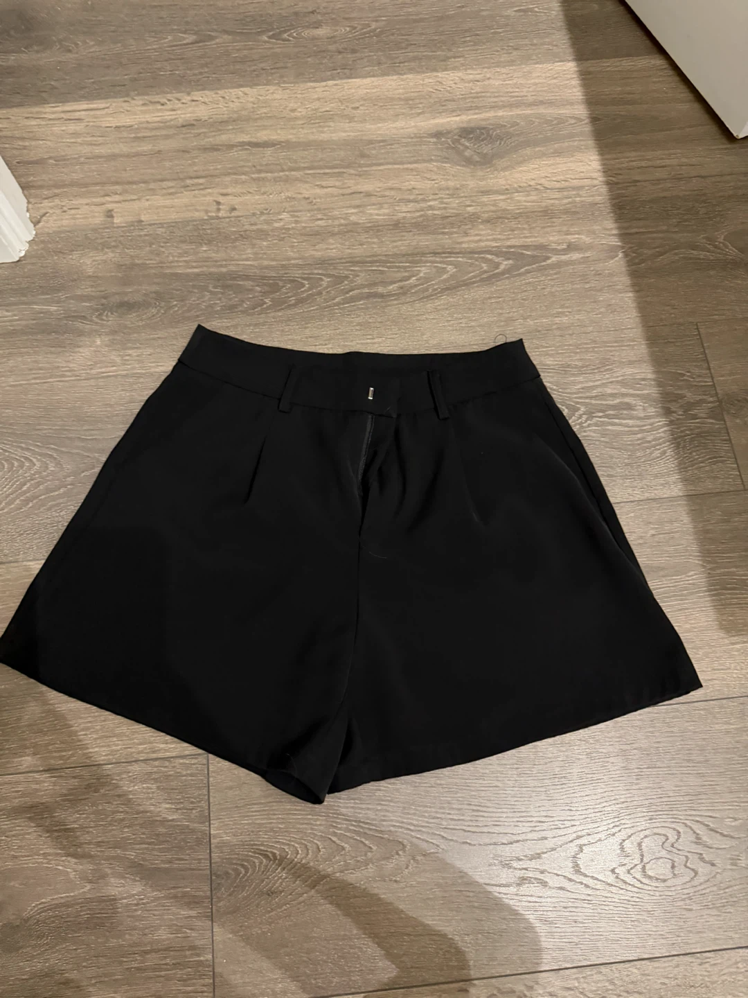 Commense black tailored shorts