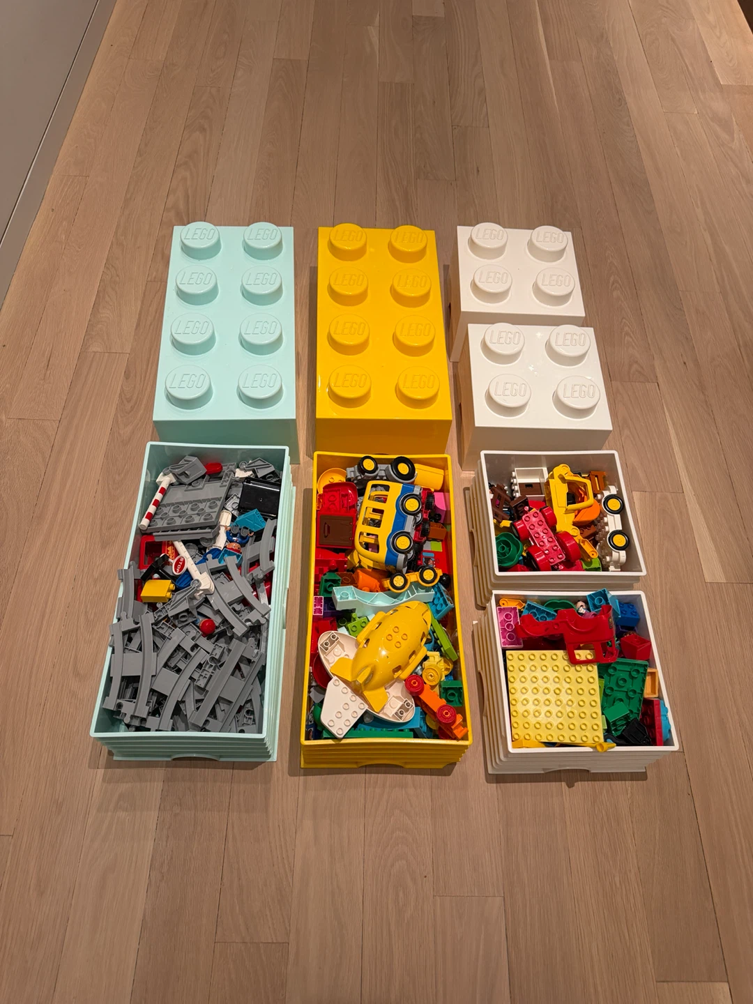 DUPLO Lot + 4 Stackable LEGO Storage Bricks