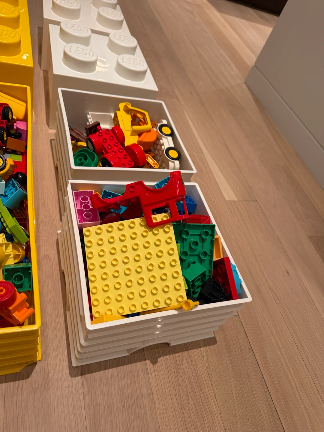 DUPLO Lot + 4 Stackable LEGO Storage Bricks - photo 4