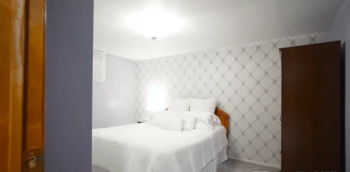 Beautiful one bedroom basement apartment is available for rent.. - photo 4