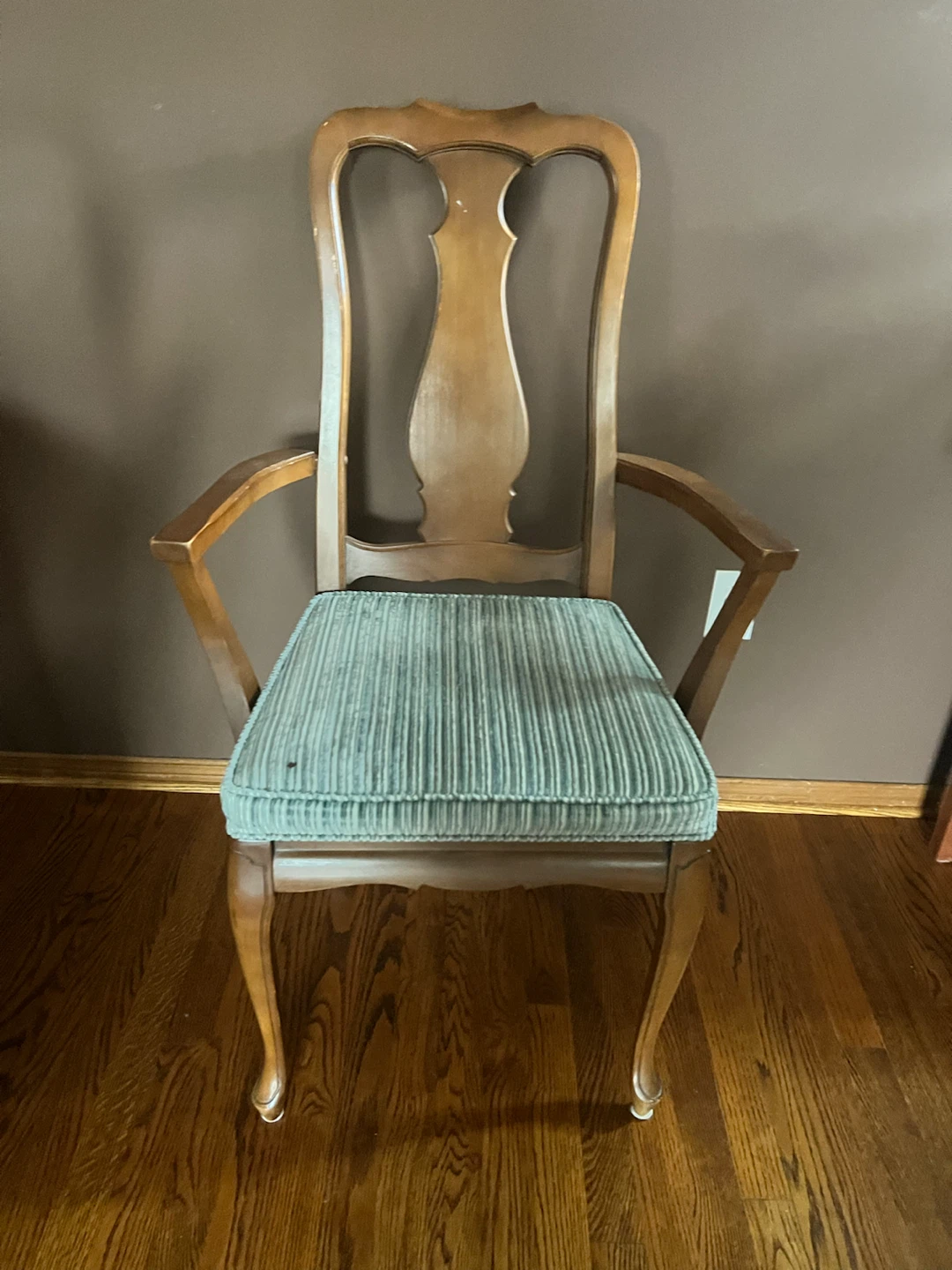 Vintage Dining Table Set with Hutch - photo 5