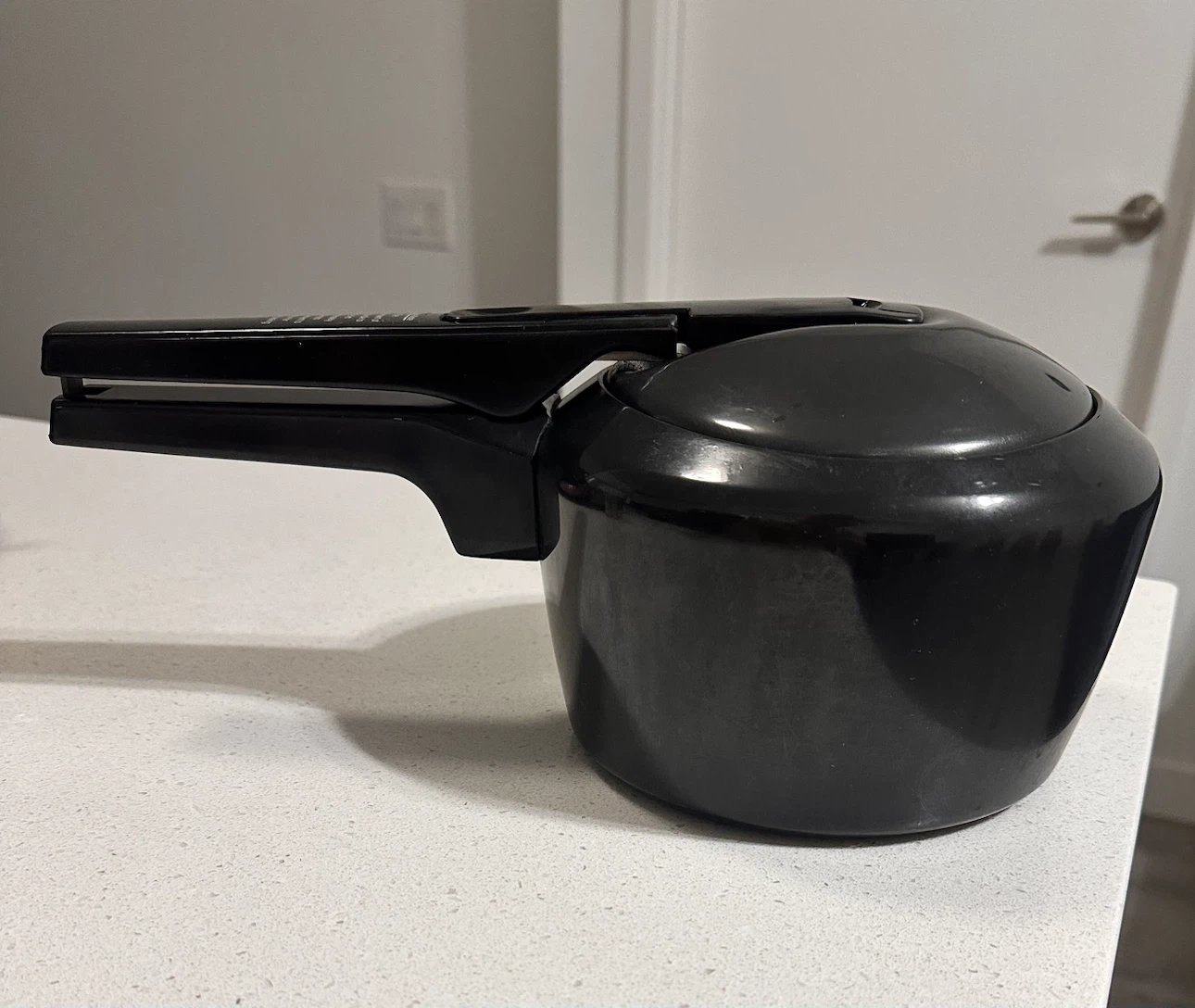 Futura Hard Anodized Pressure Cooker from Hawkins, 2.0-Litre